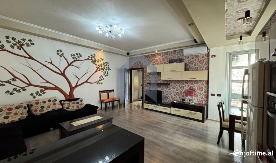 Appartamento in affitto a Tirana 1+1, Arredato