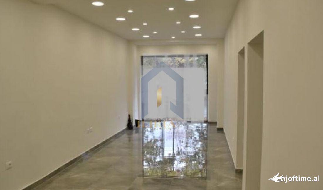 Dyqan per shitje tek "Stadiumi Dinamo"