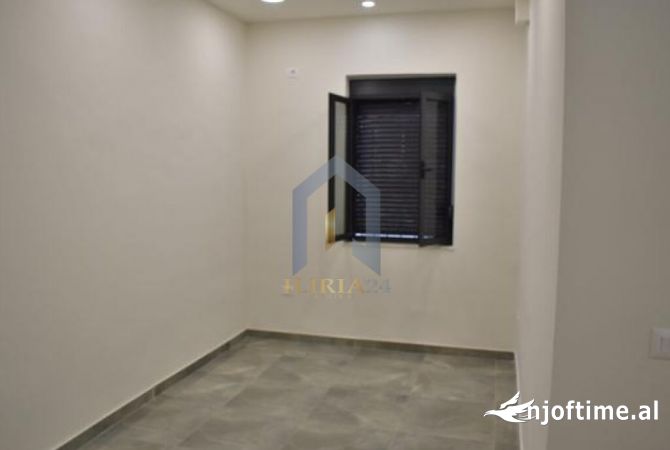 Dyqan per shitje tek "Stadiumi Dinamo"