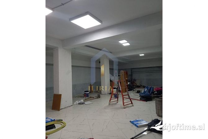 Ambiente Commerciale in Vendita 3+1 a Tirana - 90,000 Euro