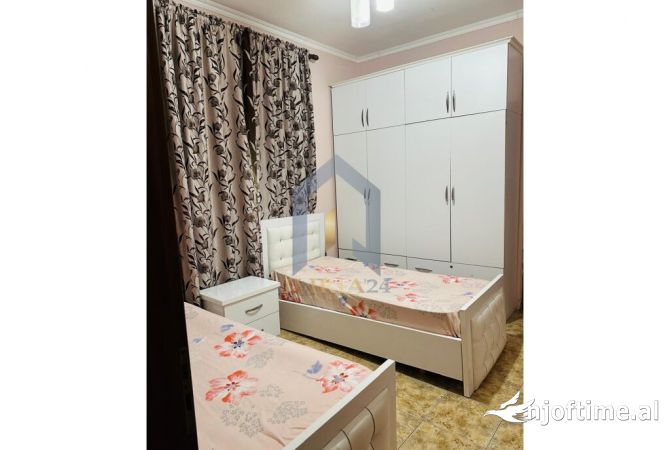 Shtepi me qera Apartament ne Tirane, 2+1, Mobilimi E mobiluar, Pagesa 600  Euro.