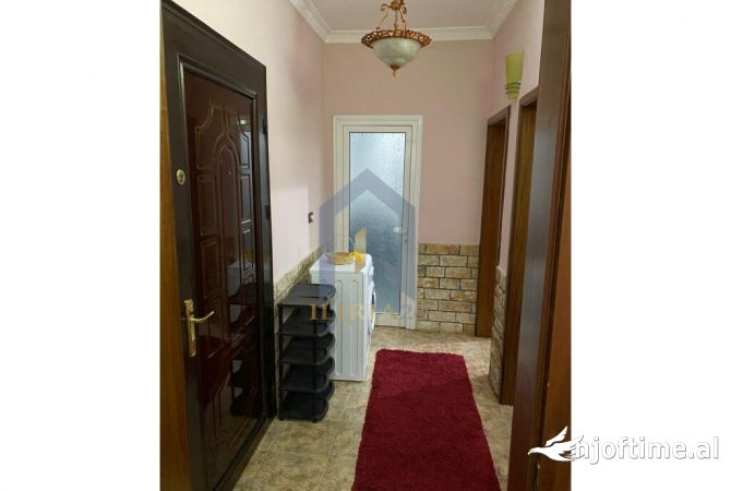 Shtepi me qera Apartament ne Tirane, 2+1, Mobilimi E mobiluar, Pagesa 600  Euro.