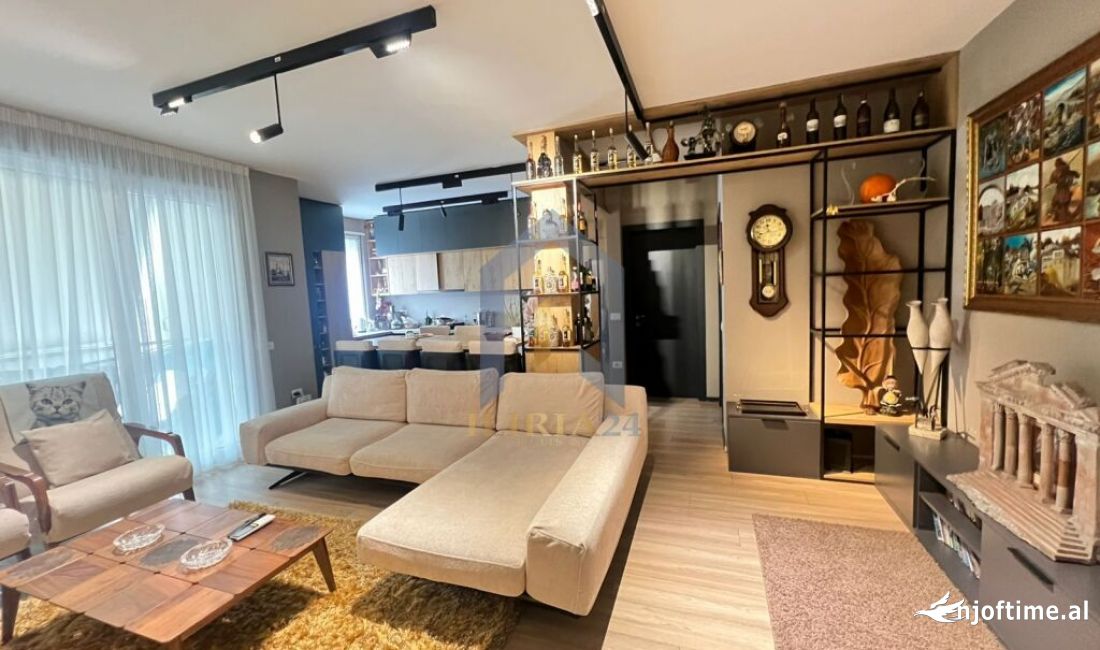 Shtepi ne shitje Apartament ne Tirane, 3+1, Mobilimi E mobiluar, Pagesa 310,000  Euro.