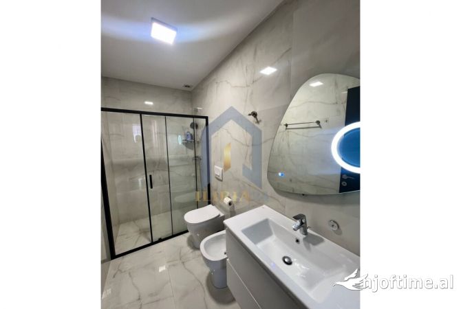 Shtepi ne shitje Apartament ne Tirane, 3+1, Mobilimi E mobiluar, Pagesa 310,000  Euro.