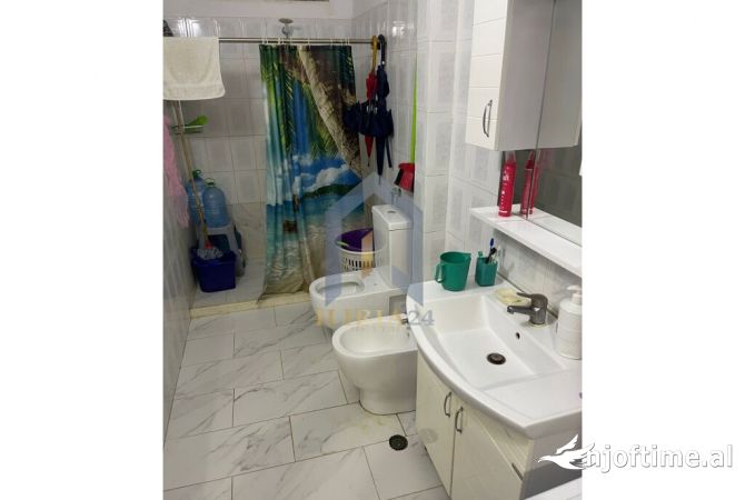 Appartamento in vendita a Tirana 2+1, Arredato