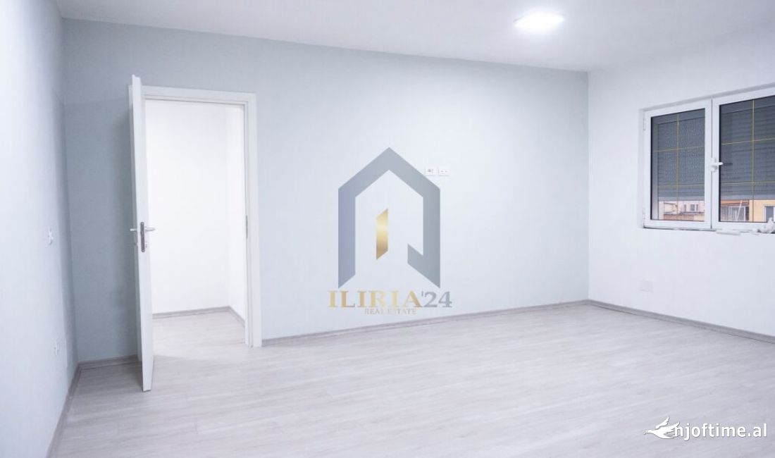 Ambient per zyra me qira "Sheshi Willson"