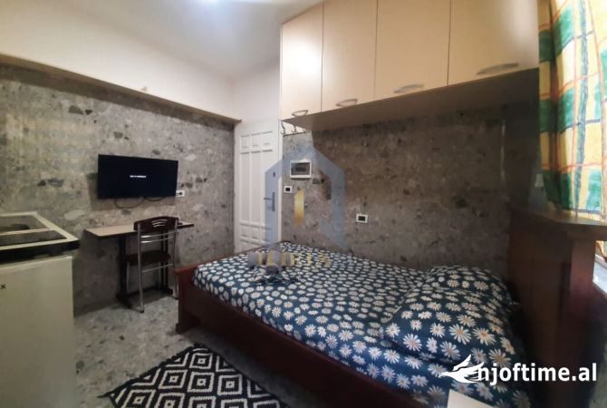 Shtepi me qera Apartament ne Tirane, Garsoniere, Mobilimi E mobiluar, Pagesa 350  Euro.