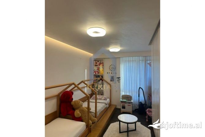 Appartamento in affitto a Tirana 2+1, Arredato