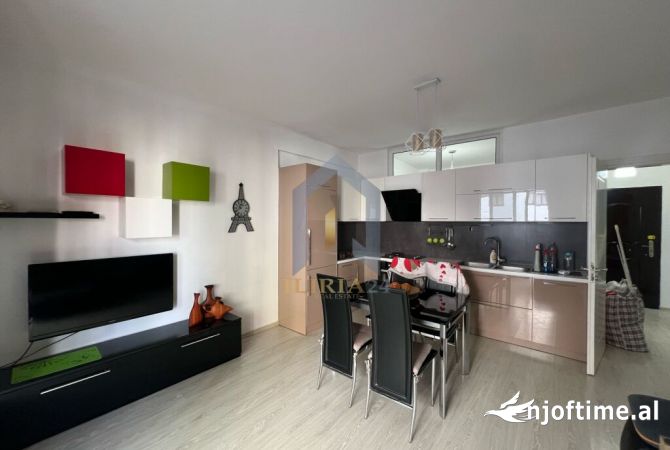 Shtepi me qera 2+1 ne Tirane - 450 Euro