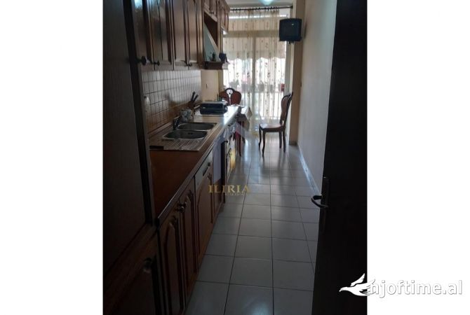 Appartamento in vendita a Tirana 3+1, Arredato