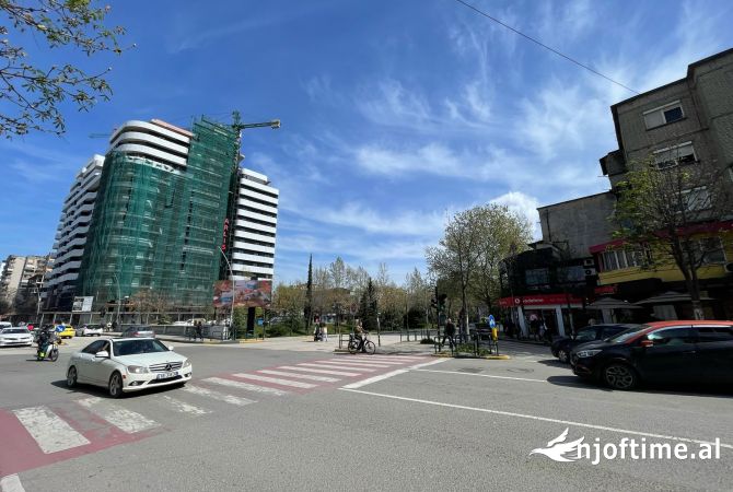Klinik Dentare per qira tek "Pallati me Shigjeta"