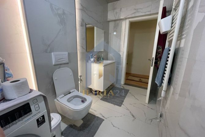 Appartamento in vendita a Tirana 2+1, Arredato