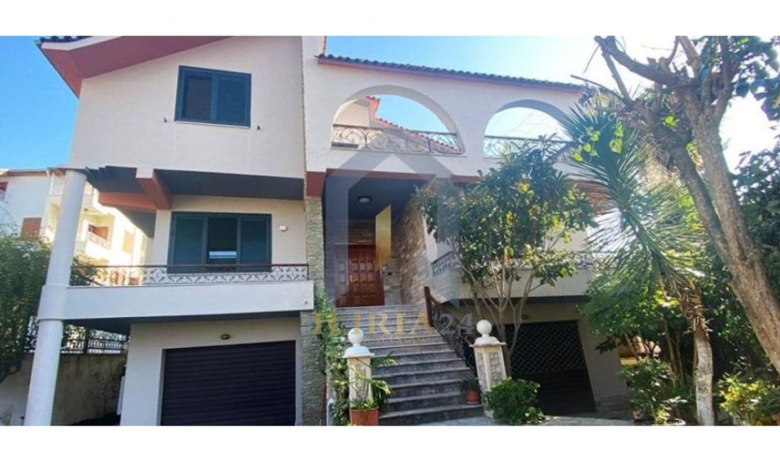 Luxury villas for sale in Tirana 7+1, Furnished