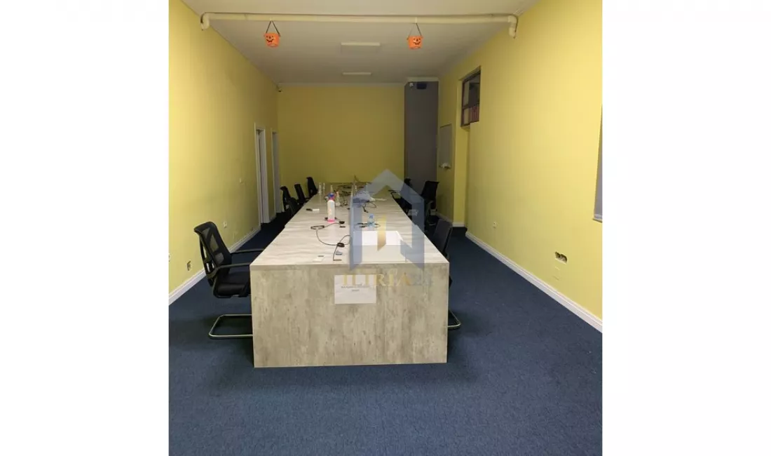 Ambient zyre me qira “BLLOK”