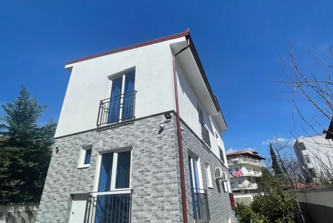 Shtepi me qera Apartament ne Tirane, 2+1, Mobilimi E mobiluar, Pagesa 350  Euro.