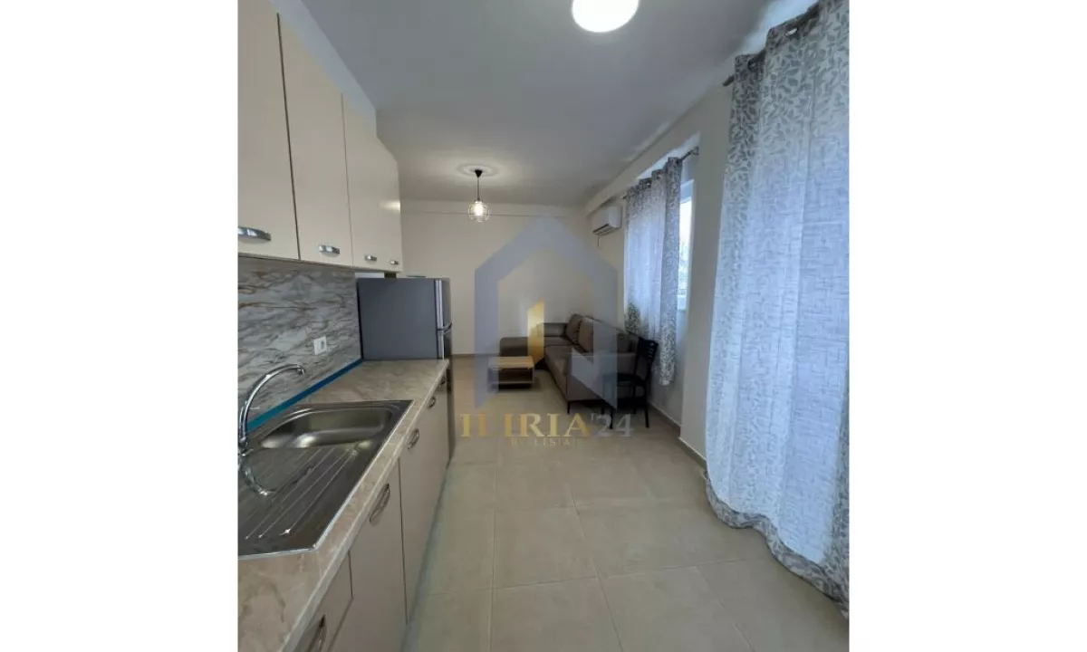 Appartamento in affitto a Tirana 2+1, Arredato