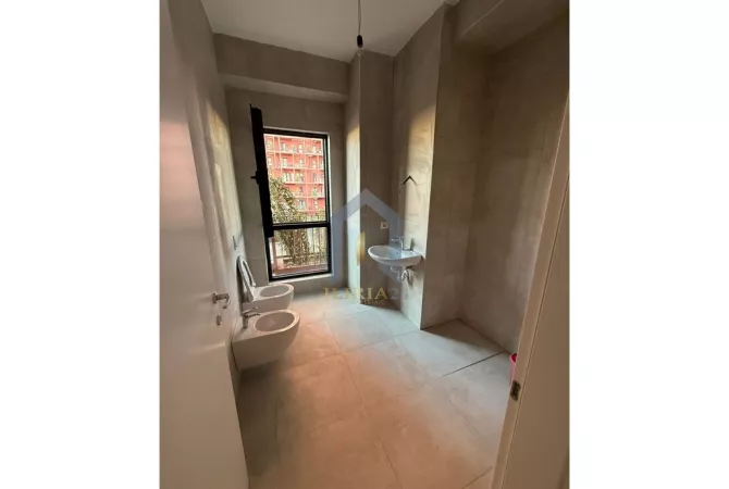 Ambjent biznesi me qira Rruga e Kavajes "Tirana Garden Building"