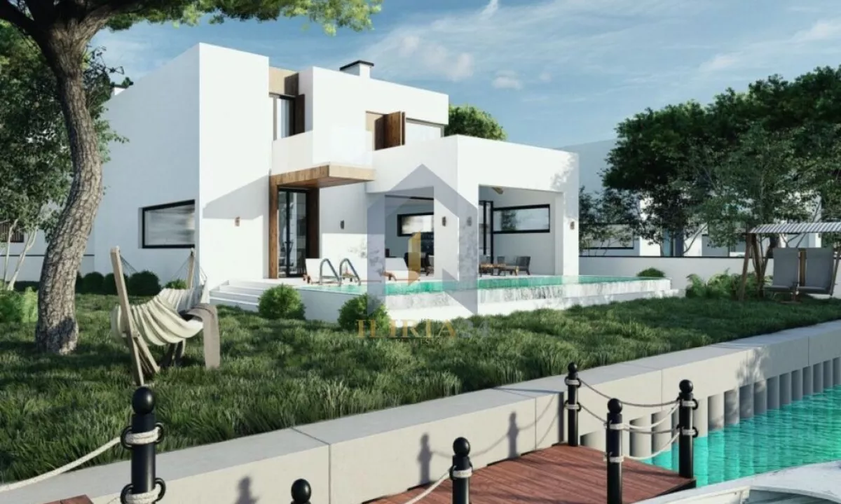 Shtepi ne shitje Vila Luksoze ne Durres, 3+1, Mobilimi Bosh, pa mobiluar, Pagesa 700,000  Euro.