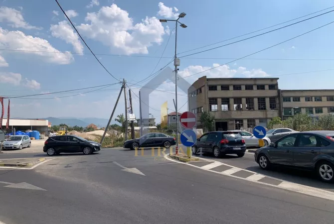 Truall ose Toke ne Lezhe - 450,000 Euro