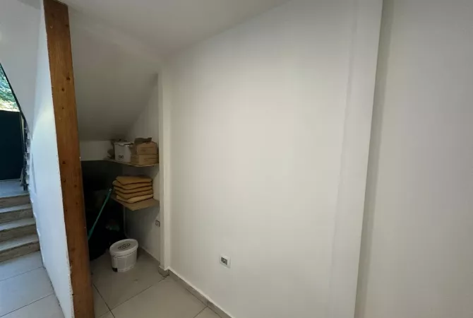 Super Lokacion! Ambient Biznesi me qira ne "Qender"