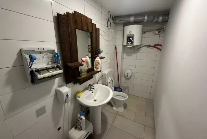 Super Lokacion! Ambient Biznesi me qira ne "Qender"