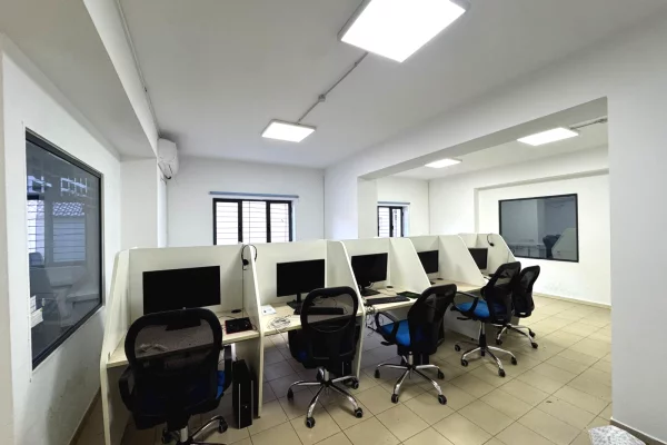 Ambiente Commerciale in Affitto 1+1 a Tirana - 800 Euro