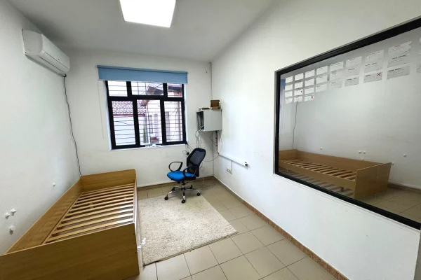 Ambient biznesi me qira tek “Pazari I Ri” Sheshi “Avni Rustemi”