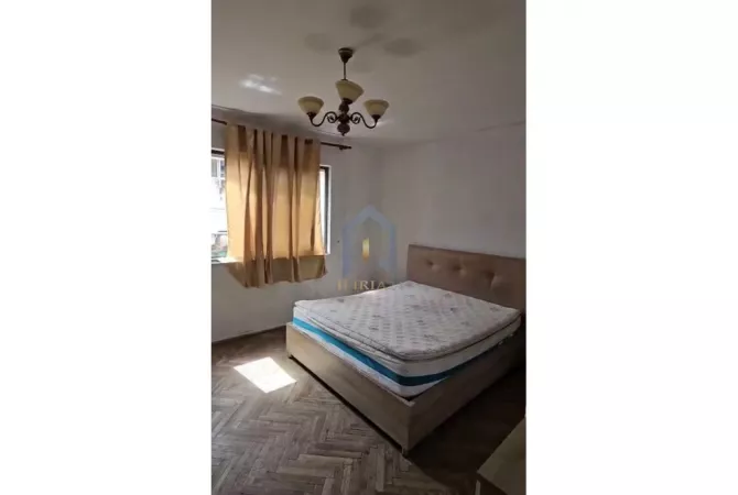 Shtepi ne shitje Apartament ne Tirane, Garsoniere, Mobilimi E mobiluar, Pagesa 122,000  Euro.