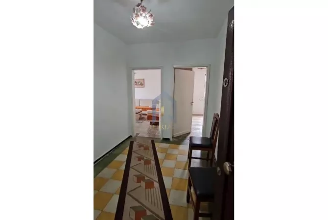 Shtepi ne shitje Apartament ne Tirane, Garsoniere, Mobilimi E mobiluar, Pagesa 122,000  Euro.