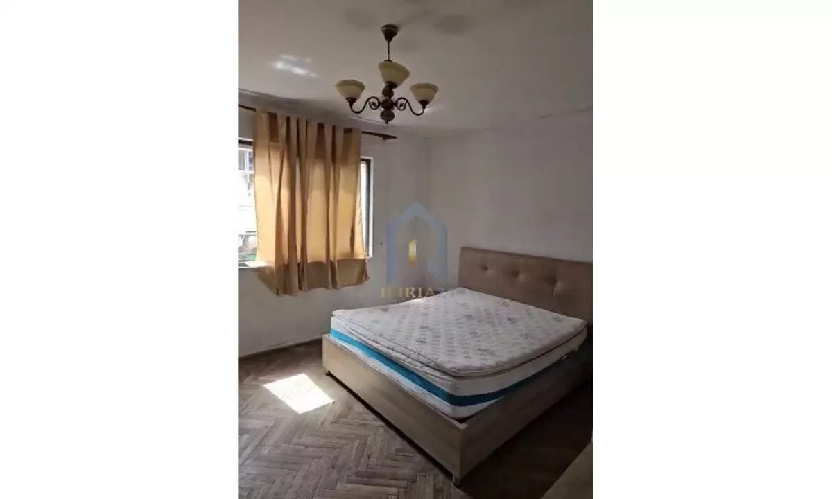 Shtepi ne shitje Apartament ne Tirane, Garsoniere, Mobilimi E mobiluar, Pagesa 122,000  Euro.