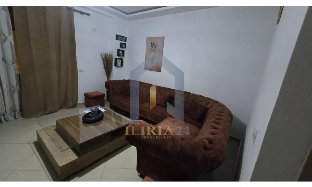 Shtepi me qera Apartament ne Tirane, 2+1, Mobilimi E mobiluar, Pagesa 500  Euro.