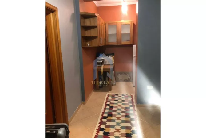 Shtepi me qera Apartament ne Tirane, 1+1, Mobilimi E mobiluar, Pagesa 500  Euro.