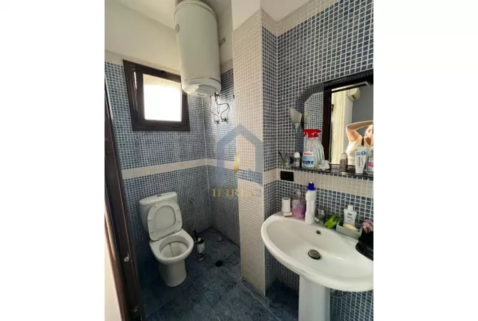 Shtepi me qera Apartament ne Tirane, 2+1, Mobilimi E mobiluar, Pagesa 700  Euro.