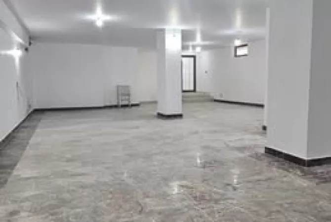 Business Property for Rent 3+1 in Tirana - 400,000 Leke