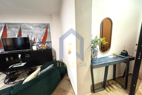 Shtepi me qera Apartament ne Tirane, 2+1, Mobilimi E mobiluar, Pagesa 860  Euro.