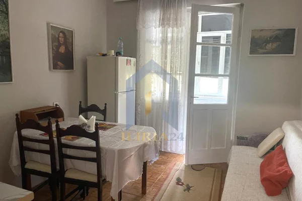 Shtepi me qera Apartament ne Tirane, 2+1, Mobilimi E mobiluar, Pagesa 450  Euro.