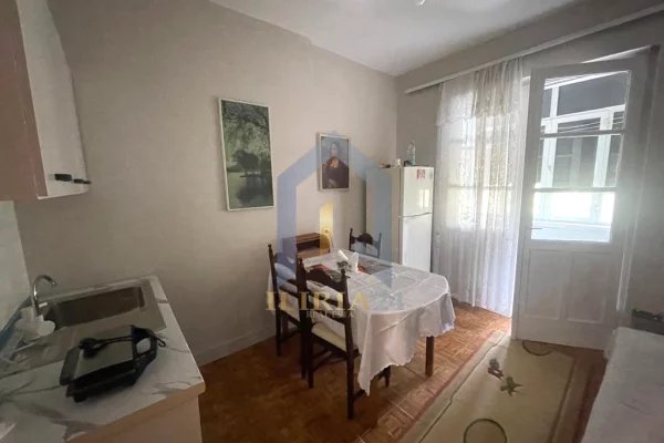 Shtepi me qera 2+1 ne Tirane - 450 Euro
