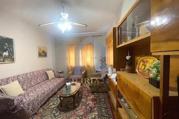 Shtepi me qera Apartament ne Tirane, 2+1, Mobilimi E mobiluar, Pagesa 450  Euro.