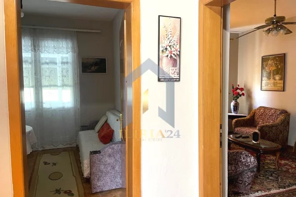 Shtepi me qera Apartament ne Tirane, 2+1, Mobilimi E mobiluar, Pagesa 450  Euro.