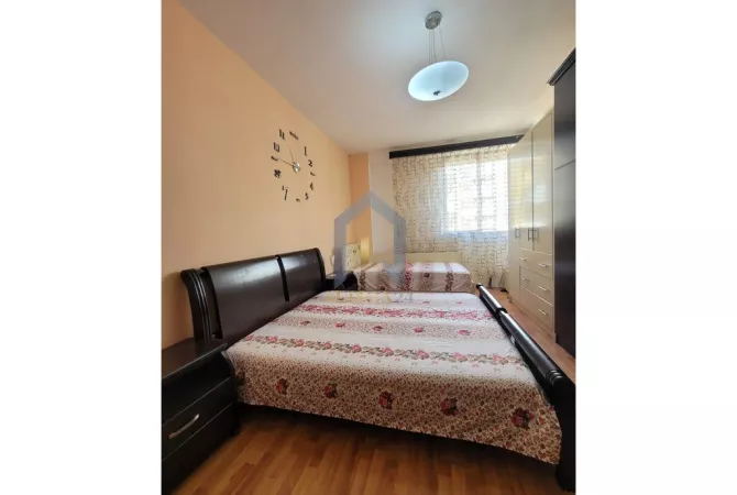 Shtepi ne shitje Apartament ne Tirane, 1+1, Mobilimi E mobiluar, Pagesa 91,000  Euro.