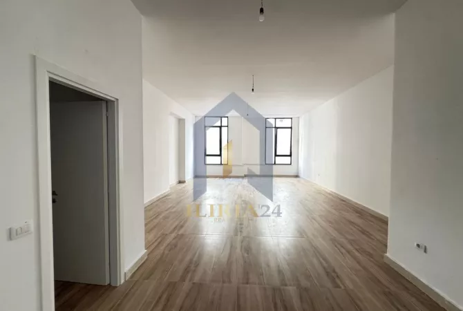 Ambient Biznesi me qira ne "Mine Peze" Donika Center