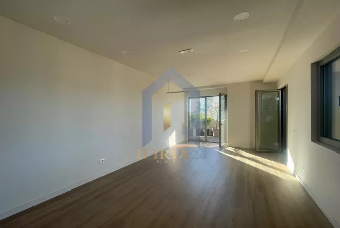 Business Property for Rent 3+1 in Tirana - 1,800 Euro