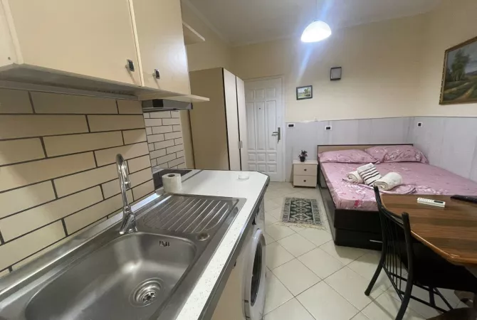 Shtepi me qera Apartament ne Tirane, Garsoniere, Mobilimi E mobiluar, Pagesa 360  Euro.