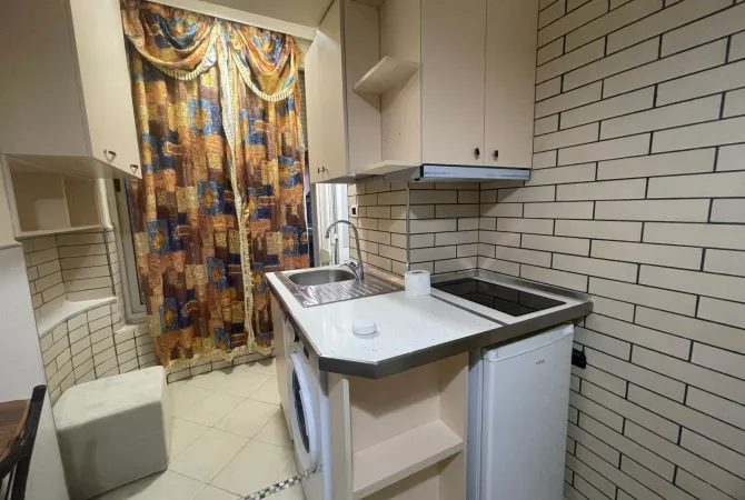 Shtepi me qera Apartament ne Tirane, Garsoniere, Mobilimi E mobiluar, Pagesa 360  Euro.