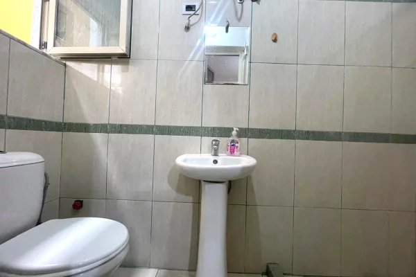 Shtepi me qera Apartament ne Tirane, 1+1, Mobilimi E mobiluar, Pagesa 450  Euro.