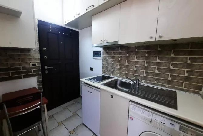 Shtepi me qera Apartament ne Tirane, Garsoniere, Mobilimi E mobiluar, Pagesa 380  Euro.