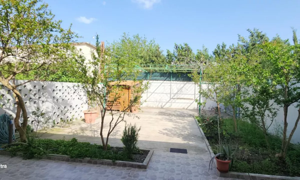 Shtepi ne shitje Shtepi Private ne Lezhe, 2+1, Mobilimi E mobiluar, Pagesa 139,000  Euro.