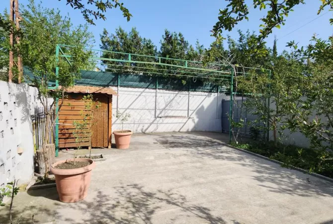 Shtepi ne shitje Shtepi Private ne Lezhe, 2+1, Mobilimi E mobiluar, Pagesa 139,000  Euro.