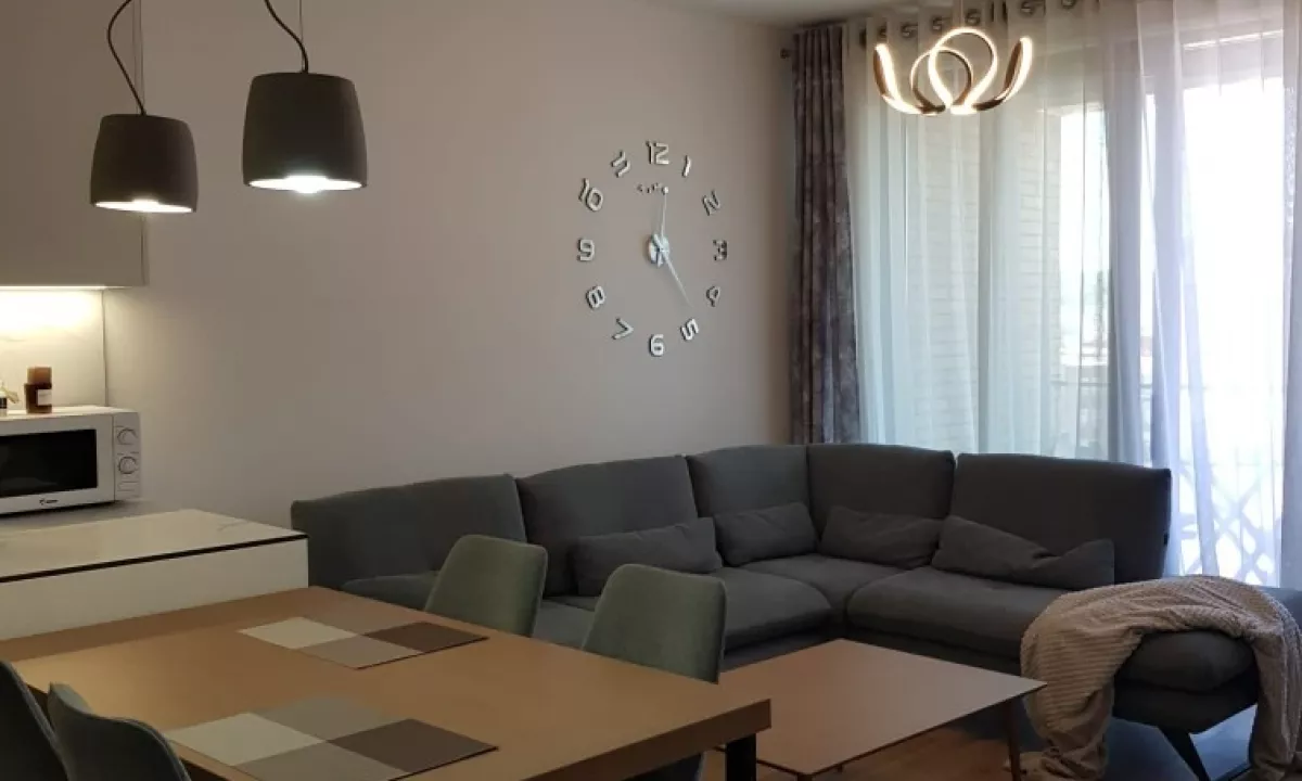 Shtepi me qera Apartament ne Tirane, 2+1, Mobilimi E mobiluar, Pagesa 800  Euro.