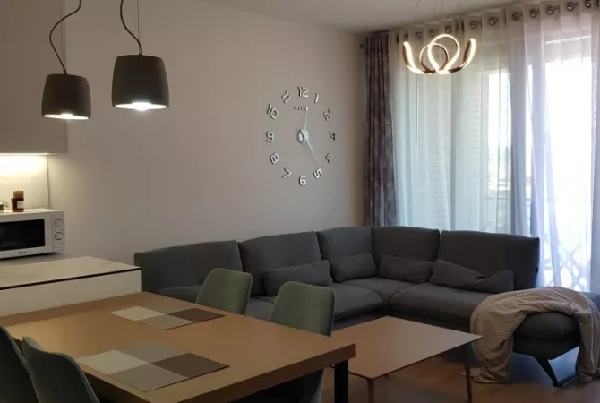 Shtepi me qera 2+1 ne Tirane - 800 Euro